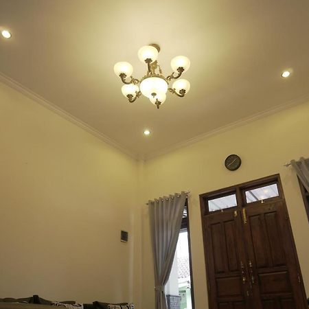Sayana Homestay Sleman  Exterior photo
