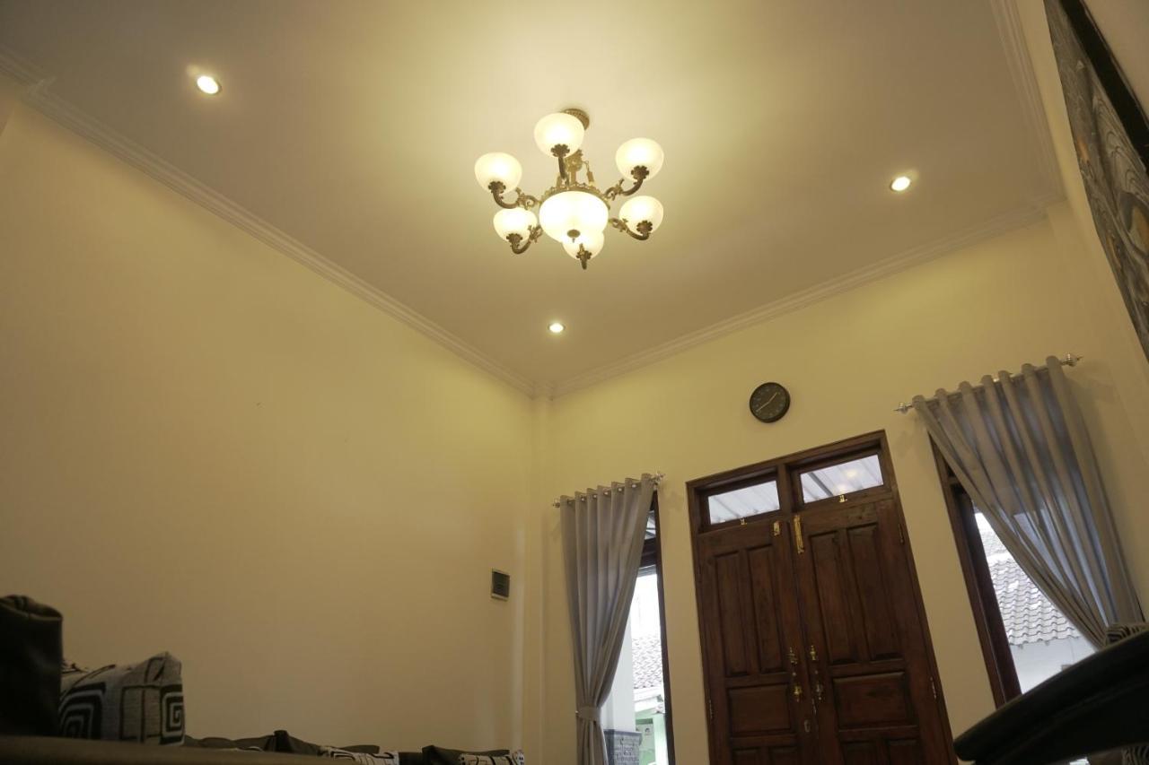 Sayana Homestay Sleman  Exterior photo