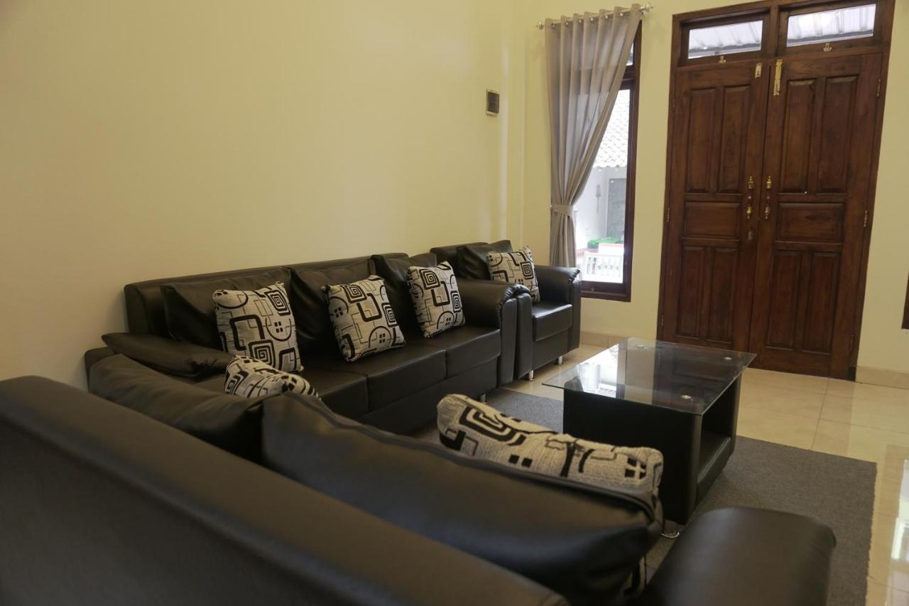 Sayana Homestay Sleman  Exterior photo